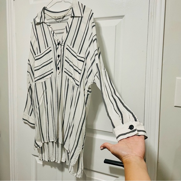 Zara High-Low Striped Oversize Short with Two Front Pockets - Picture 2 of 5